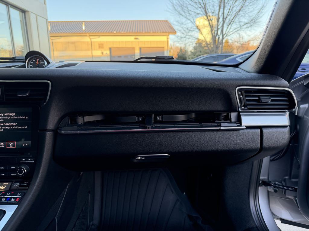 2017 Porsche 911 Image 72