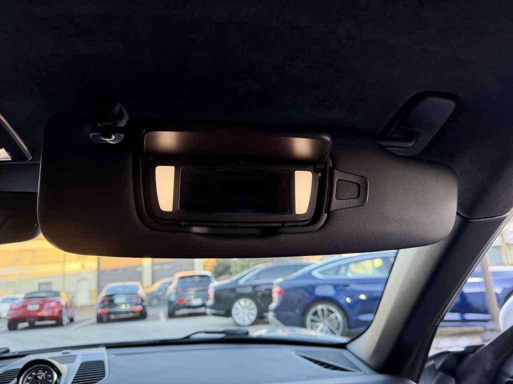 2017 Porsche 911 Image 76