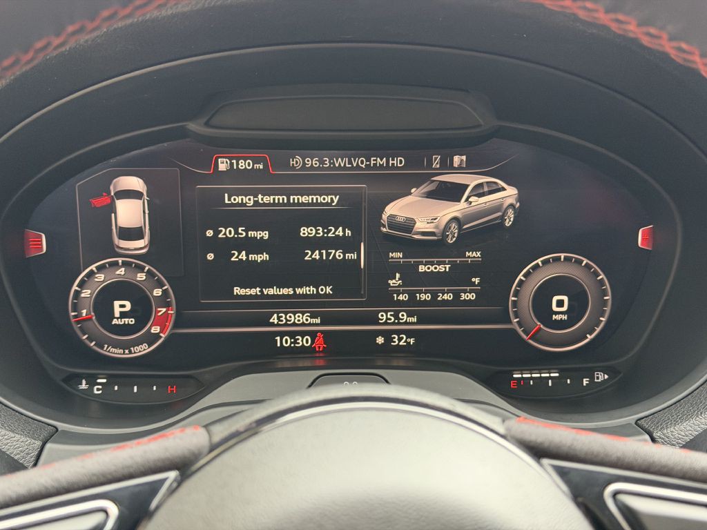 2018 Audi RS3 Image 37