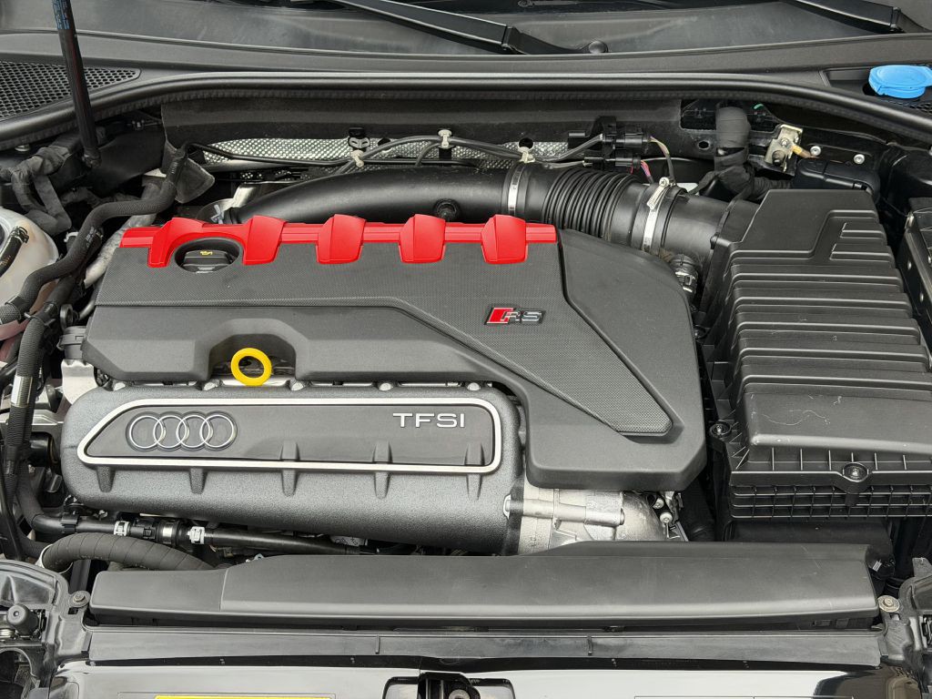 2018 Audi RS3 Image 96