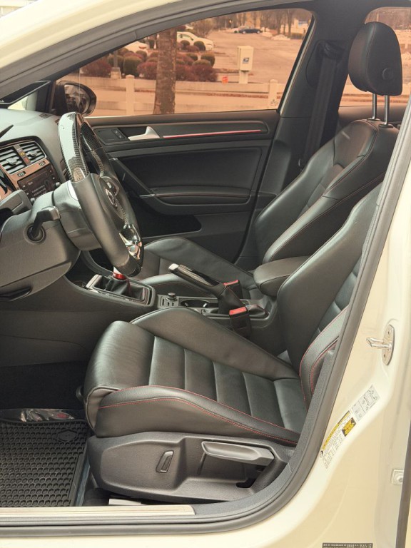 2019 Volkswagen GTI Image 20