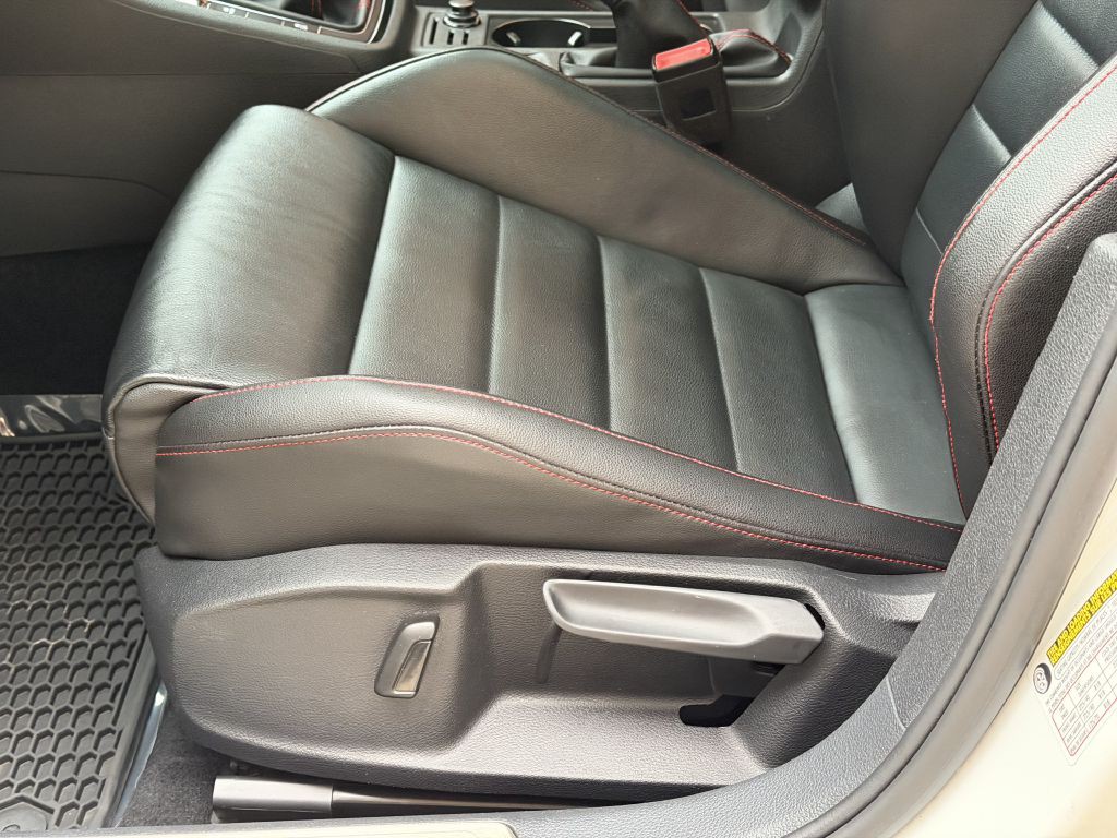 2019 Volkswagen GTI Image 27