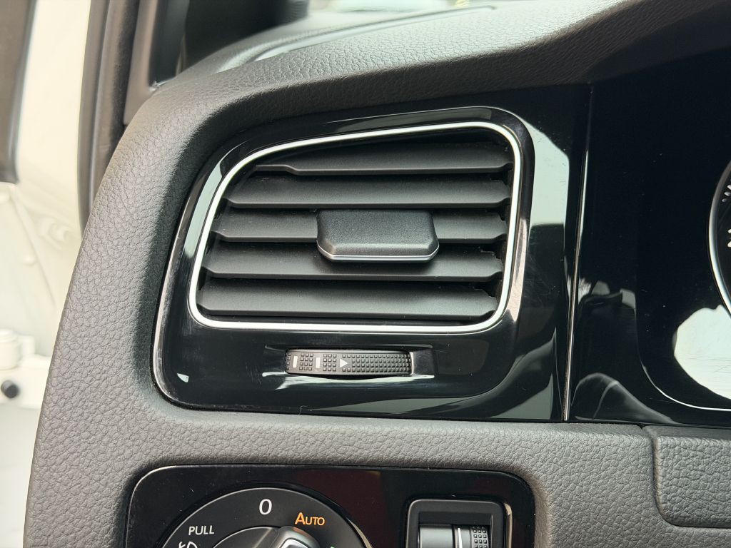 2019 Volkswagen GTI Image 30