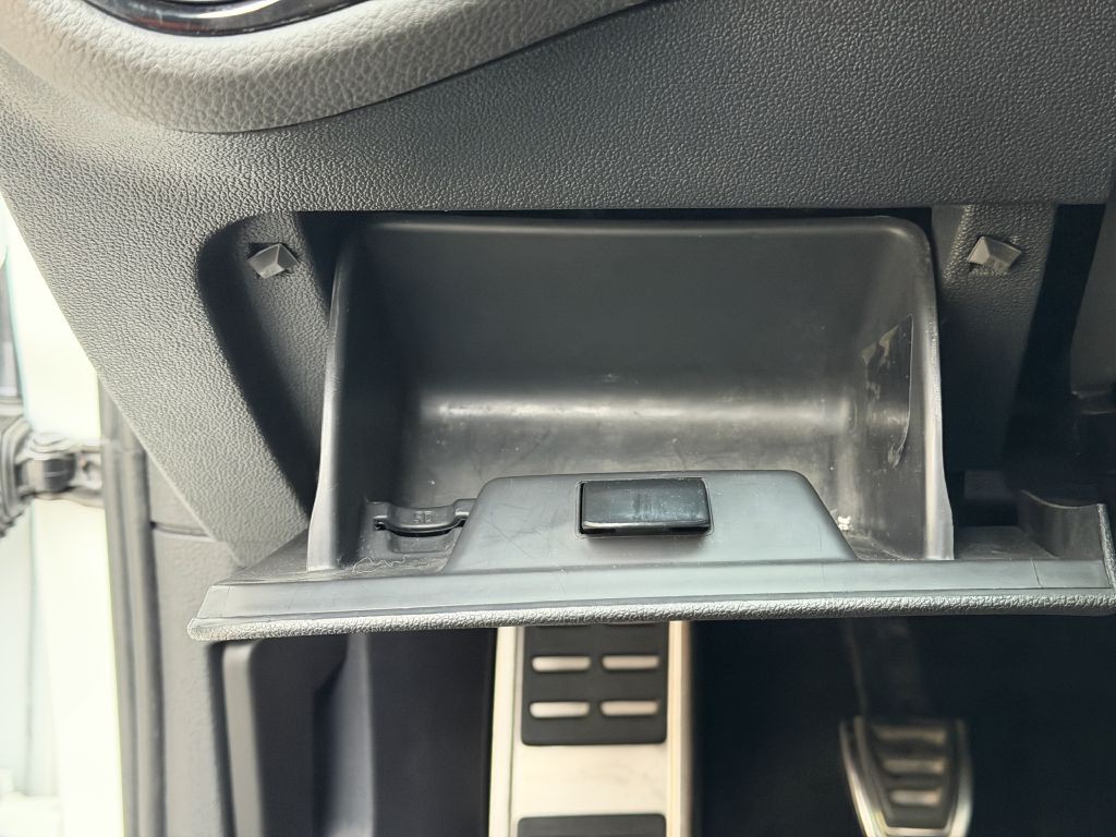 2019 Volkswagen GTI Image 32