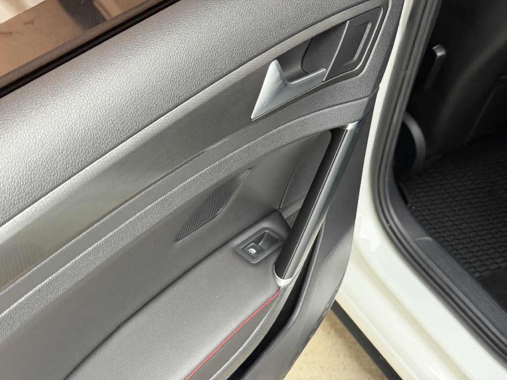 2019 Volkswagen GTI Image 75