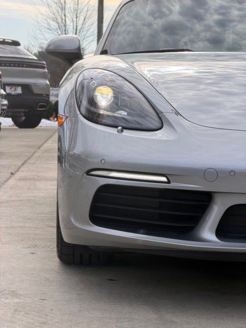 2024 Porsche Cayman Image 12
