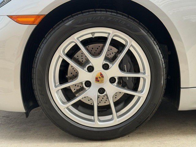 2024 Porsche Cayman Image 17