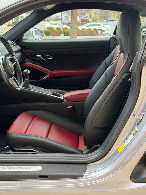 2024 Porsche Cayman Image 21