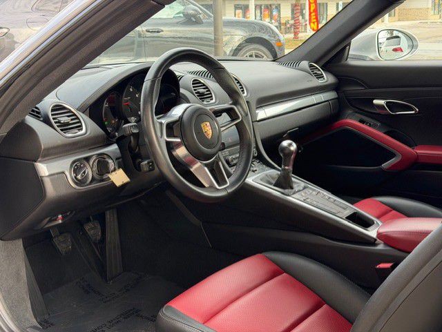 2024 Porsche Cayman Image 22