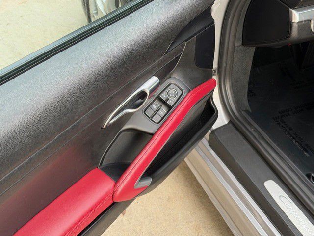 2024 Porsche Cayman Image 24