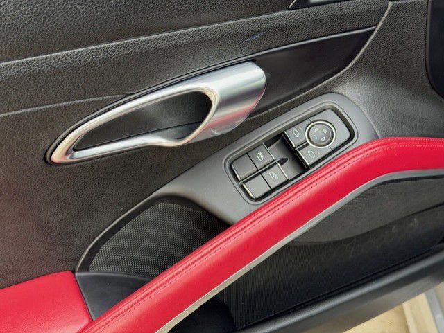 2024 Porsche Cayman Image 25