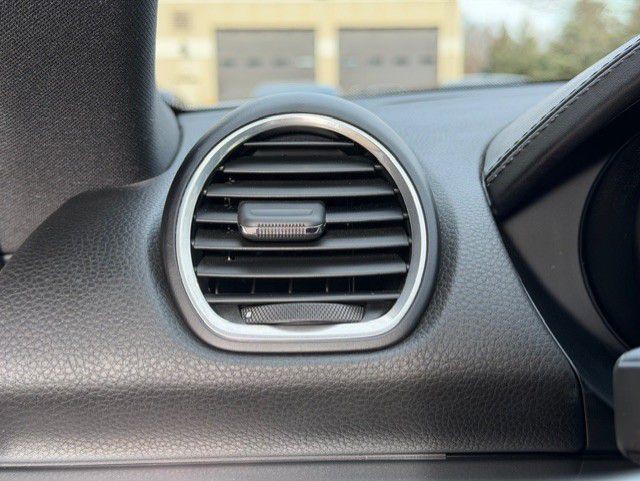 2024 Porsche Cayman Image 32