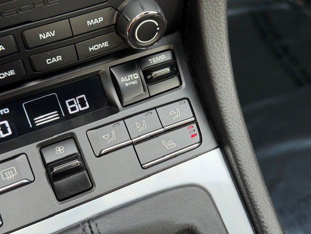 2024 Porsche Cayman Image 42