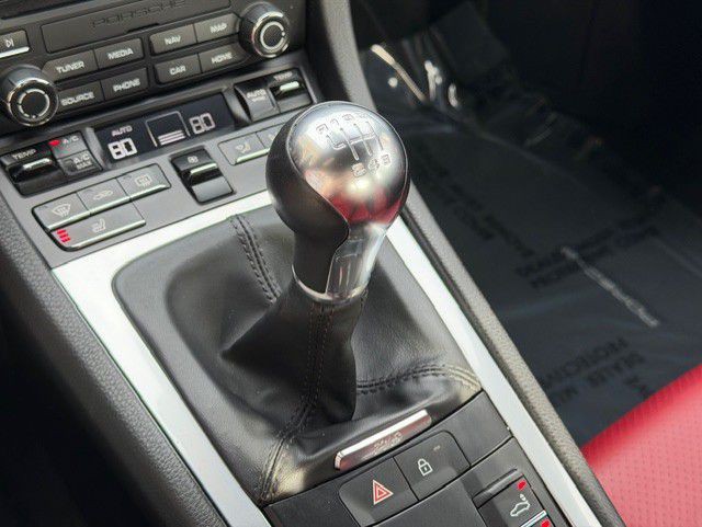 2024 Porsche Cayman Image 43