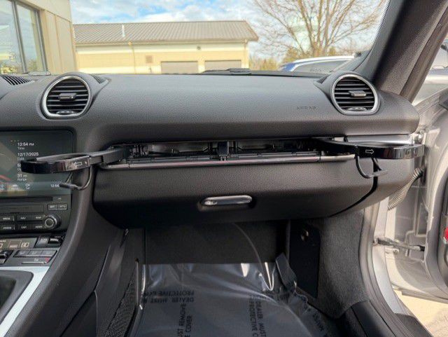 2024 Porsche Cayman Image 65