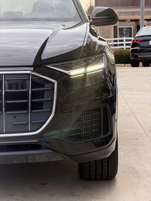 2019 Audi Q8 Image 12