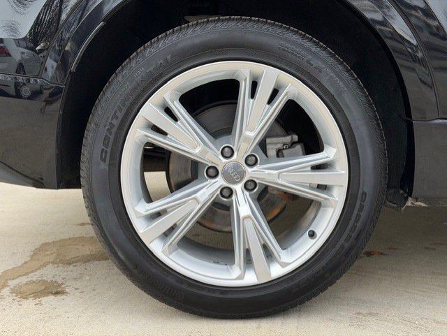 2019 Audi Q8 Image 17