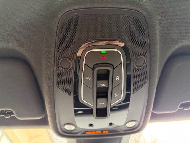 2019 Audi Q8 Image 45