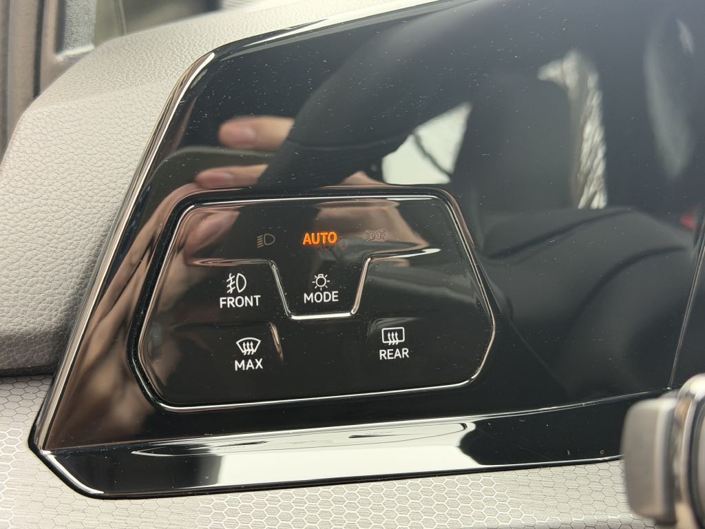 2024 Volkswagen GTI Image 32