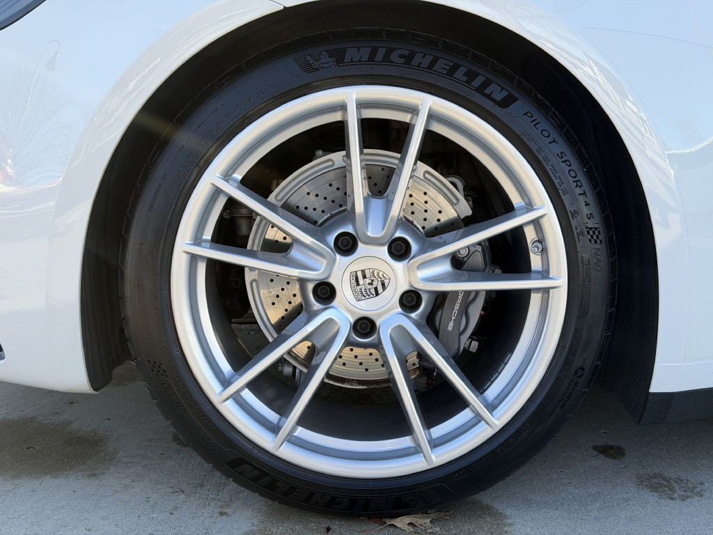 2021 Porsche 911 Image 18