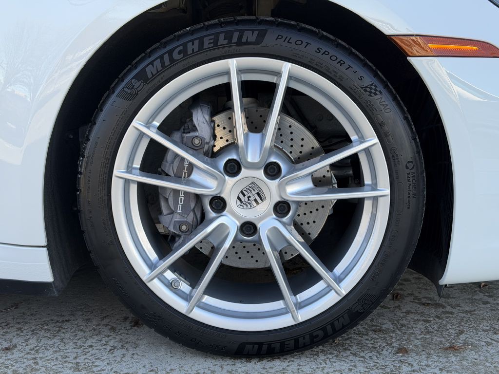 2021 Porsche 911 Image 19