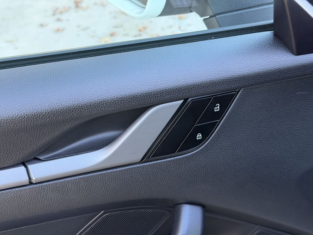 2021 Porsche 911 Image 24