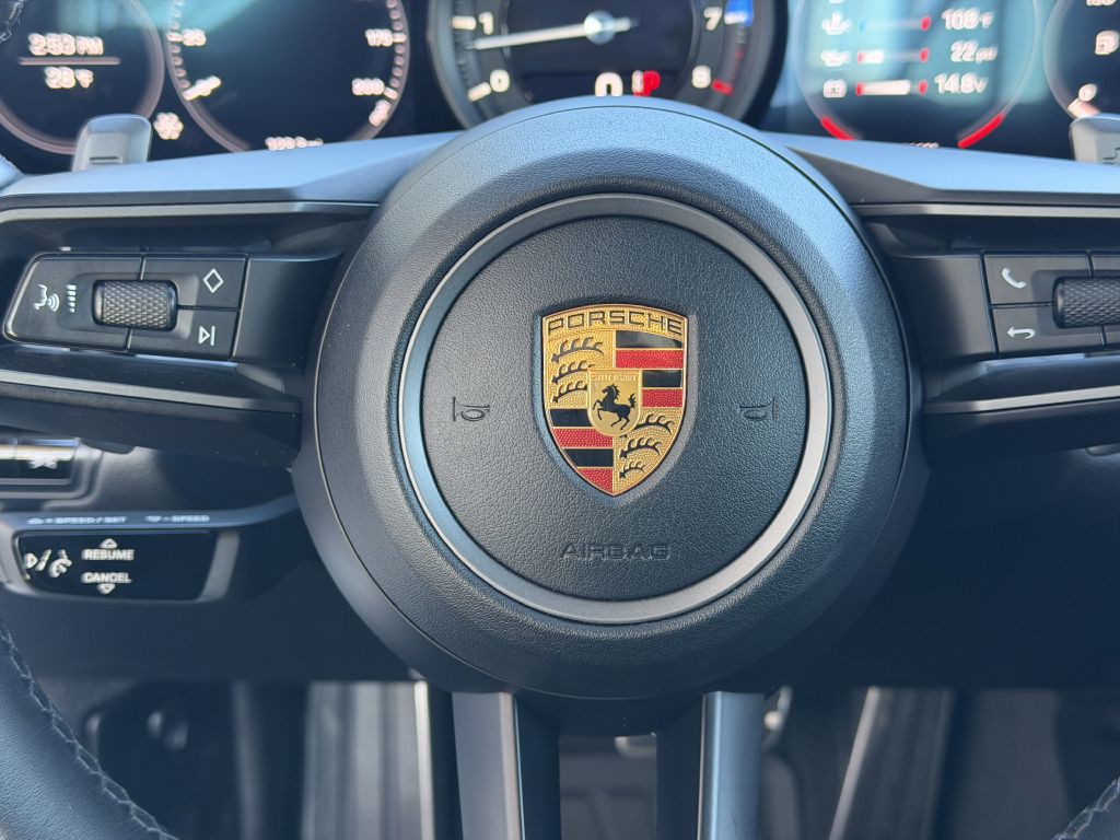 2021 Porsche 911 Image 35