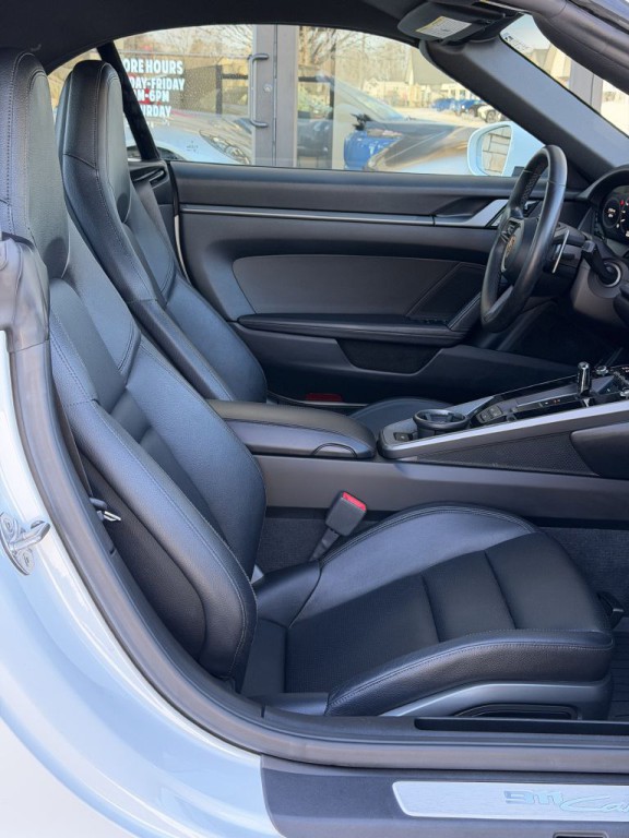 2021 Porsche 911 Image 60