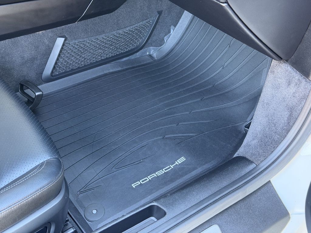 2021 Porsche 911 Image 68