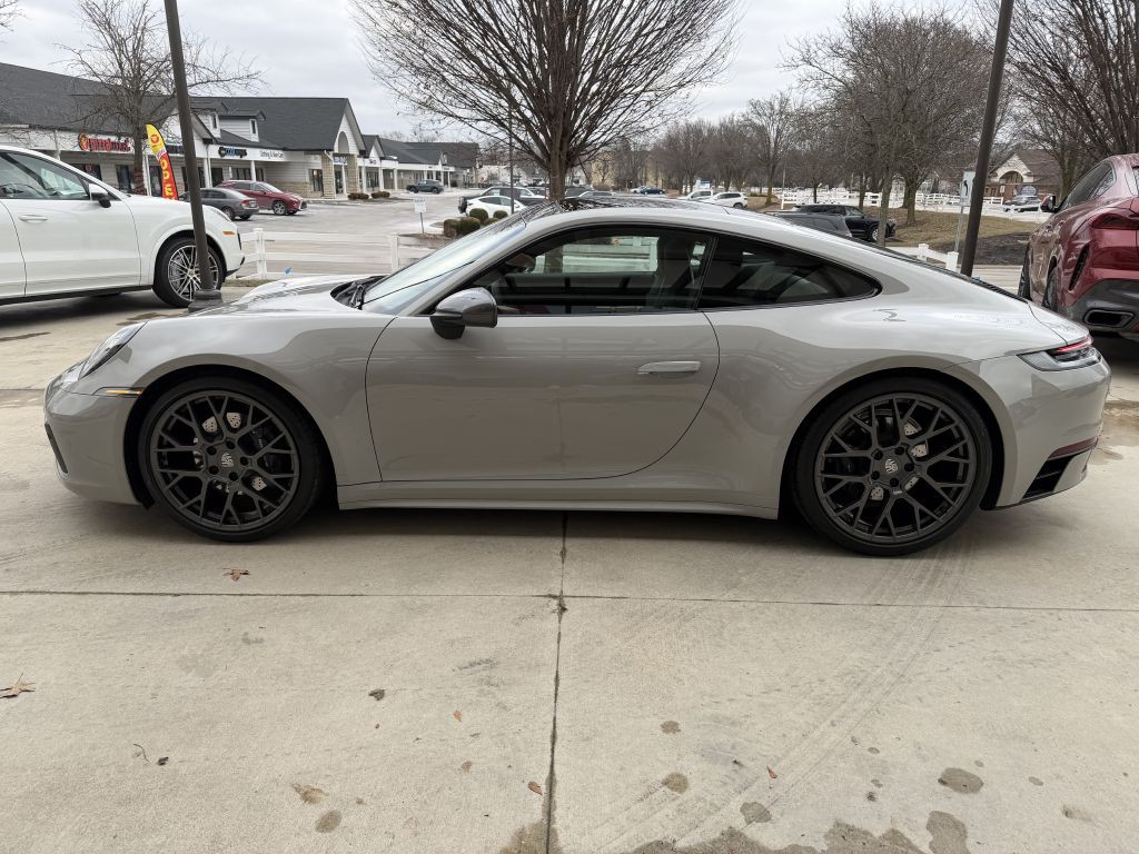2023 Porsche 911 Image 6