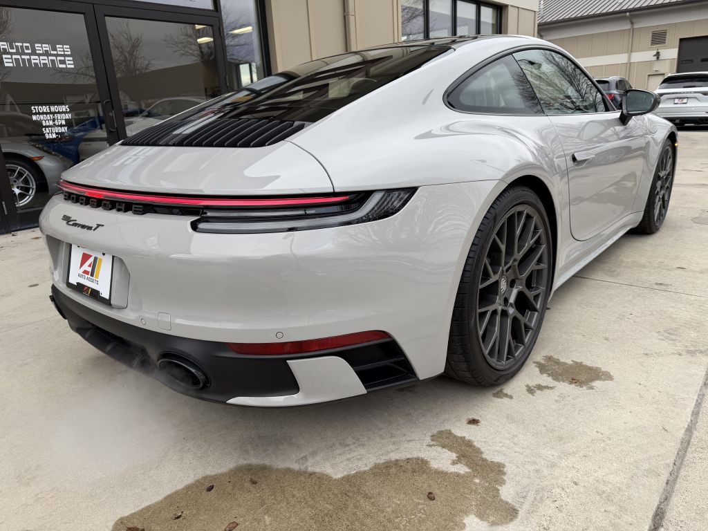 2023 Porsche 911 Image 9