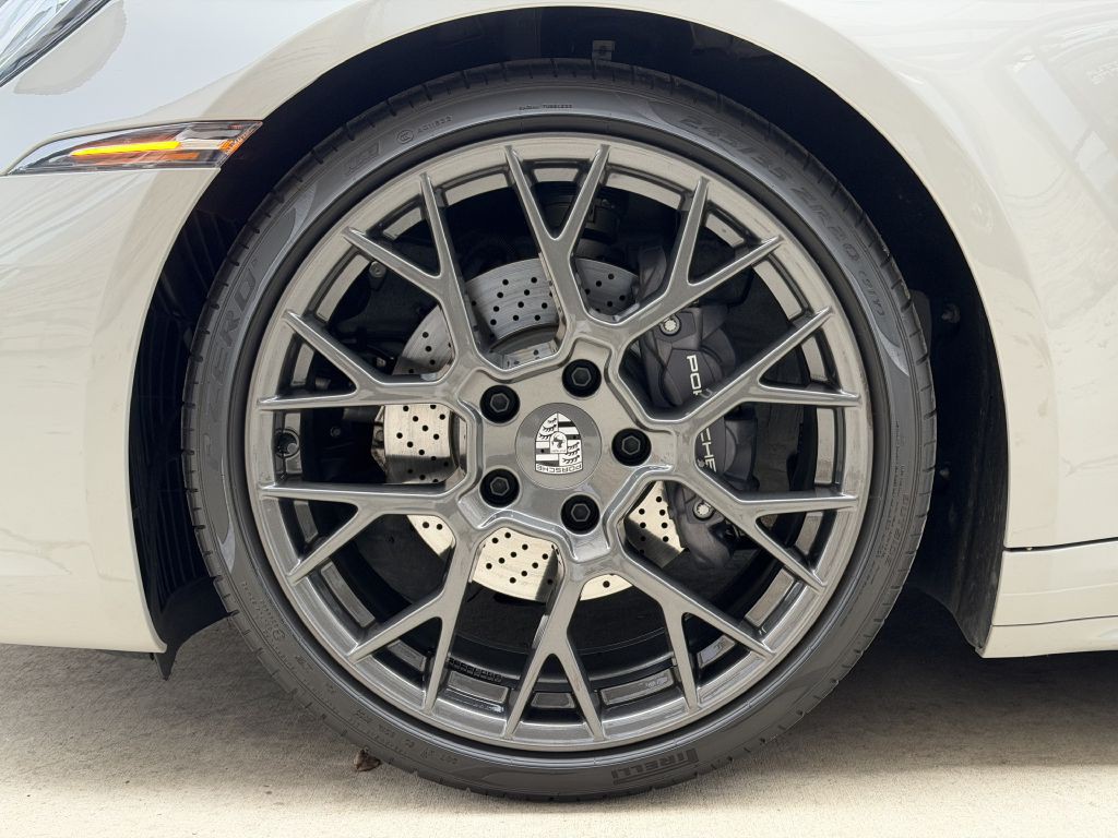 2023 Porsche 911 Image 17