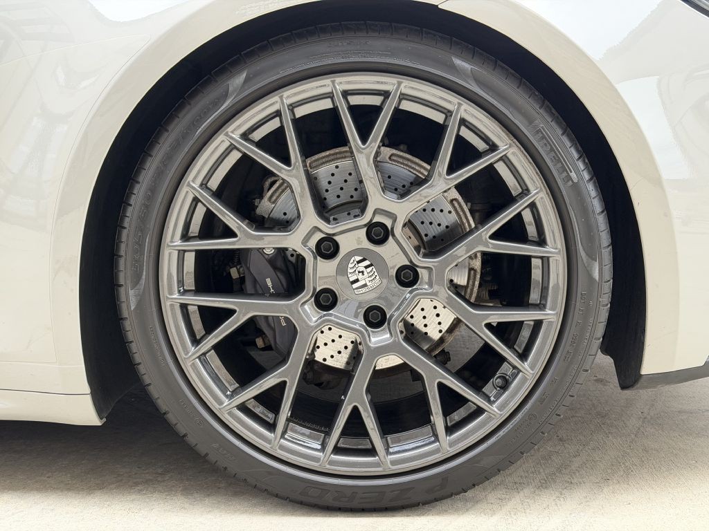 2023 Porsche 911 Image 18