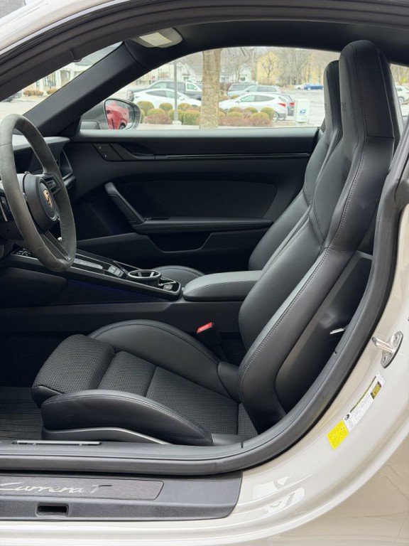 2023 Porsche 911 Image 21