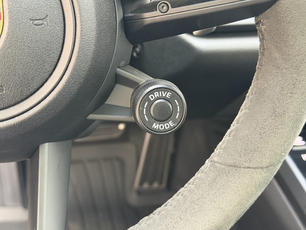 2023 Porsche 911 Image 34