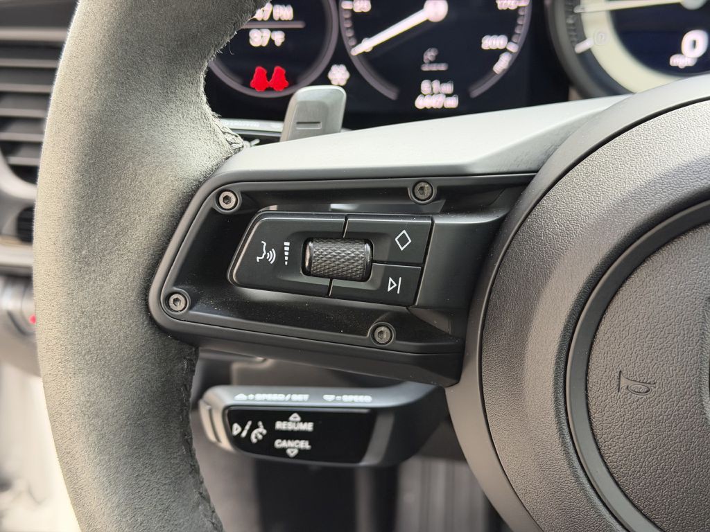 2023 Porsche 911 Image 35