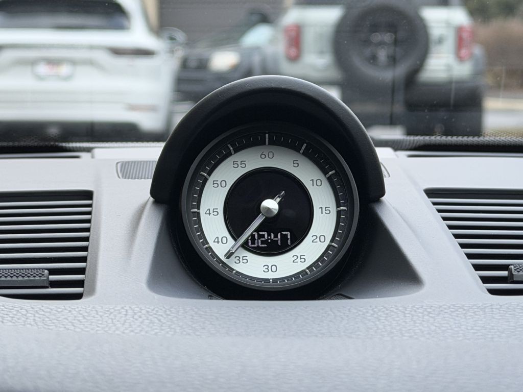 2023 Porsche 911 Image 40