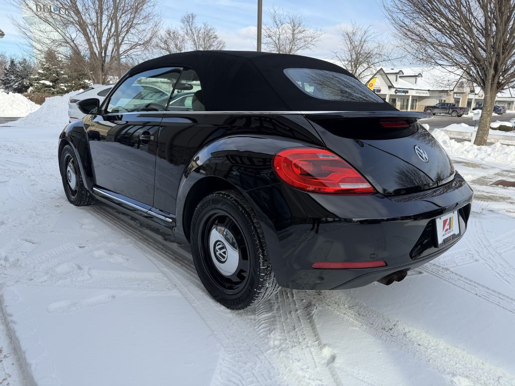 2013 Volkswagen Beetle Image 7