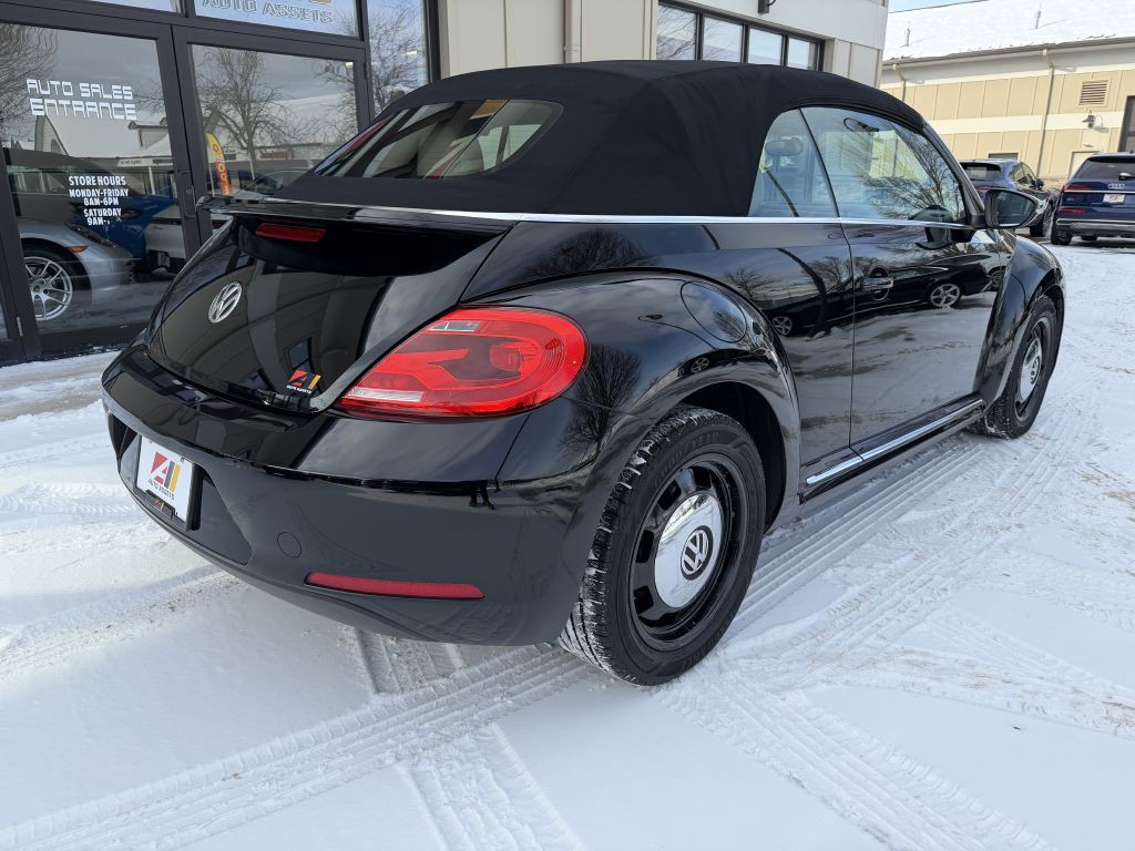 2013 Volkswagen Beetle Image 9