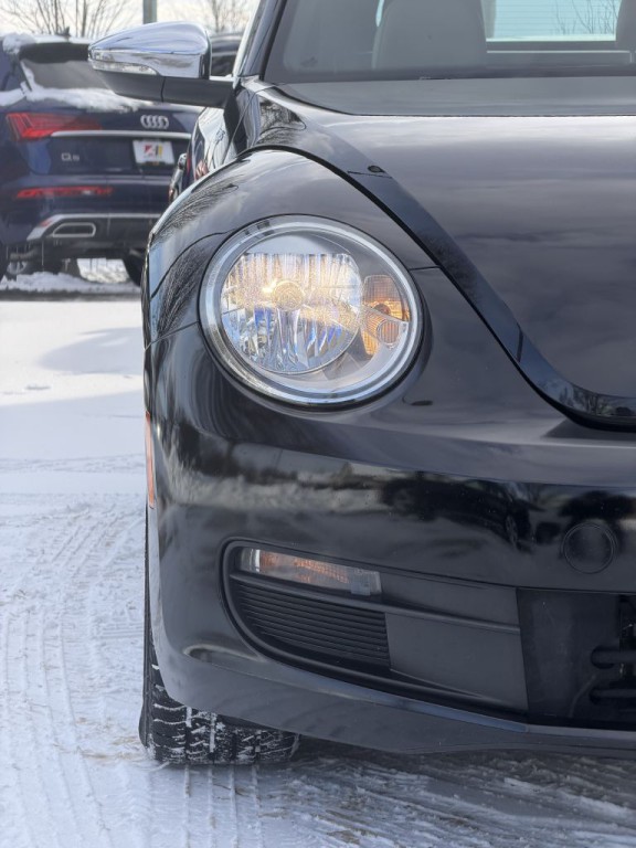 2013 Volkswagen Beetle Image 10