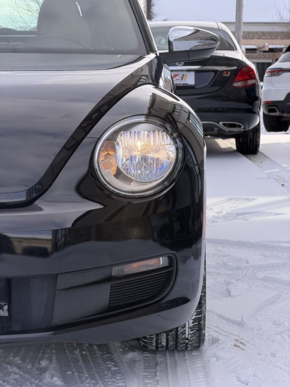 2013 Volkswagen Beetle Image 11