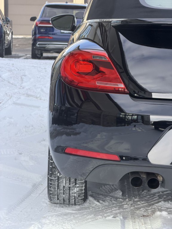 2013 Volkswagen Beetle Image 12