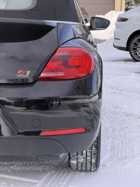 2013 Volkswagen Beetle Image 13
