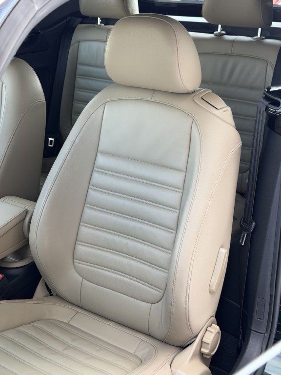 2013 Volkswagen Beetle Image 27