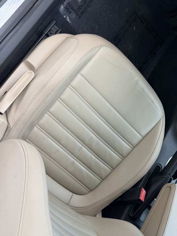 2013 Volkswagen Beetle Image 28