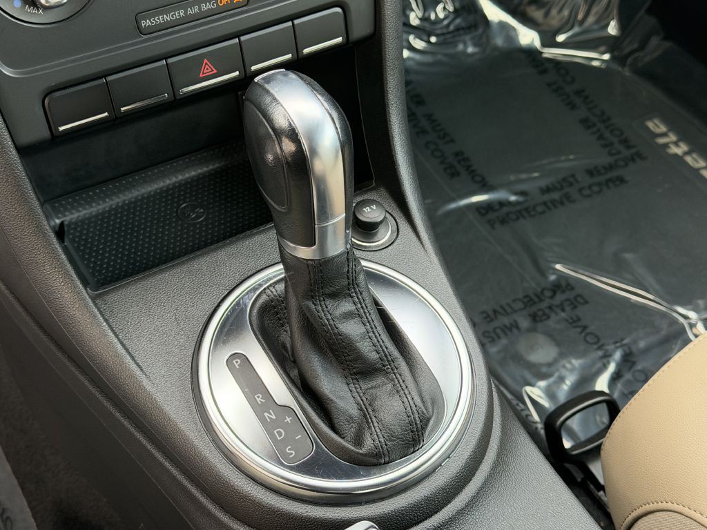 2013 Volkswagen Beetle Image 42