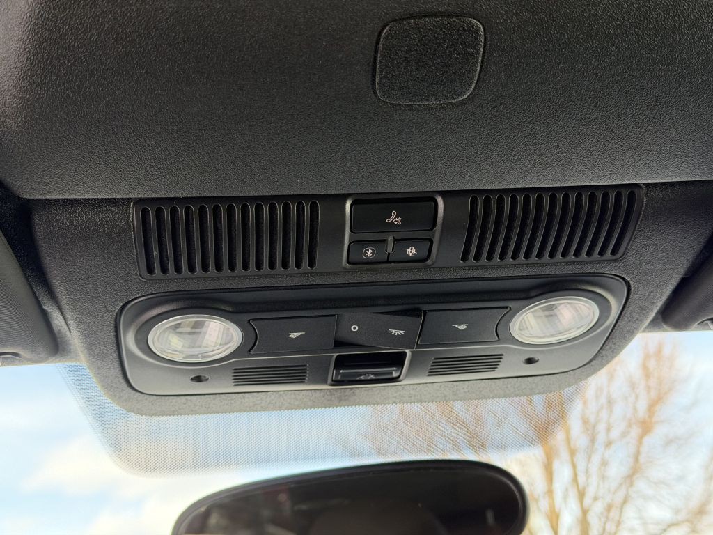 2013 Volkswagen Beetle Image 48