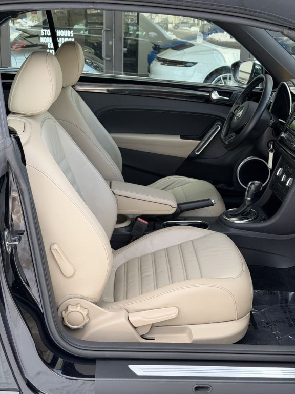 2013 Volkswagen Beetle Image 51