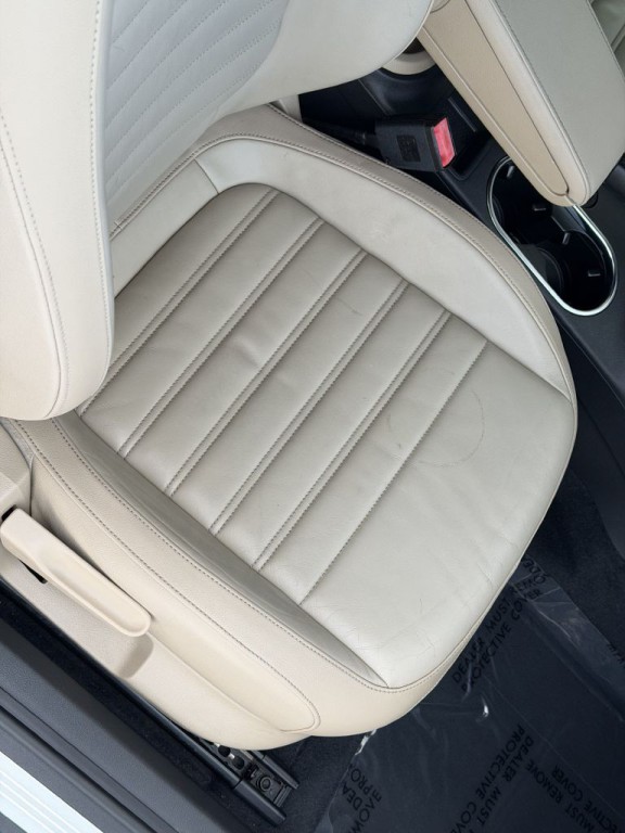 2013 Volkswagen Beetle Image 60