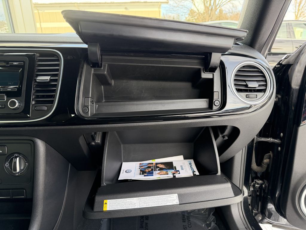 2013 Volkswagen Beetle Image 64